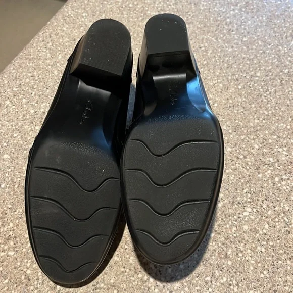 Women’s CLARKS Size 7.5 - Picture 5 of 5